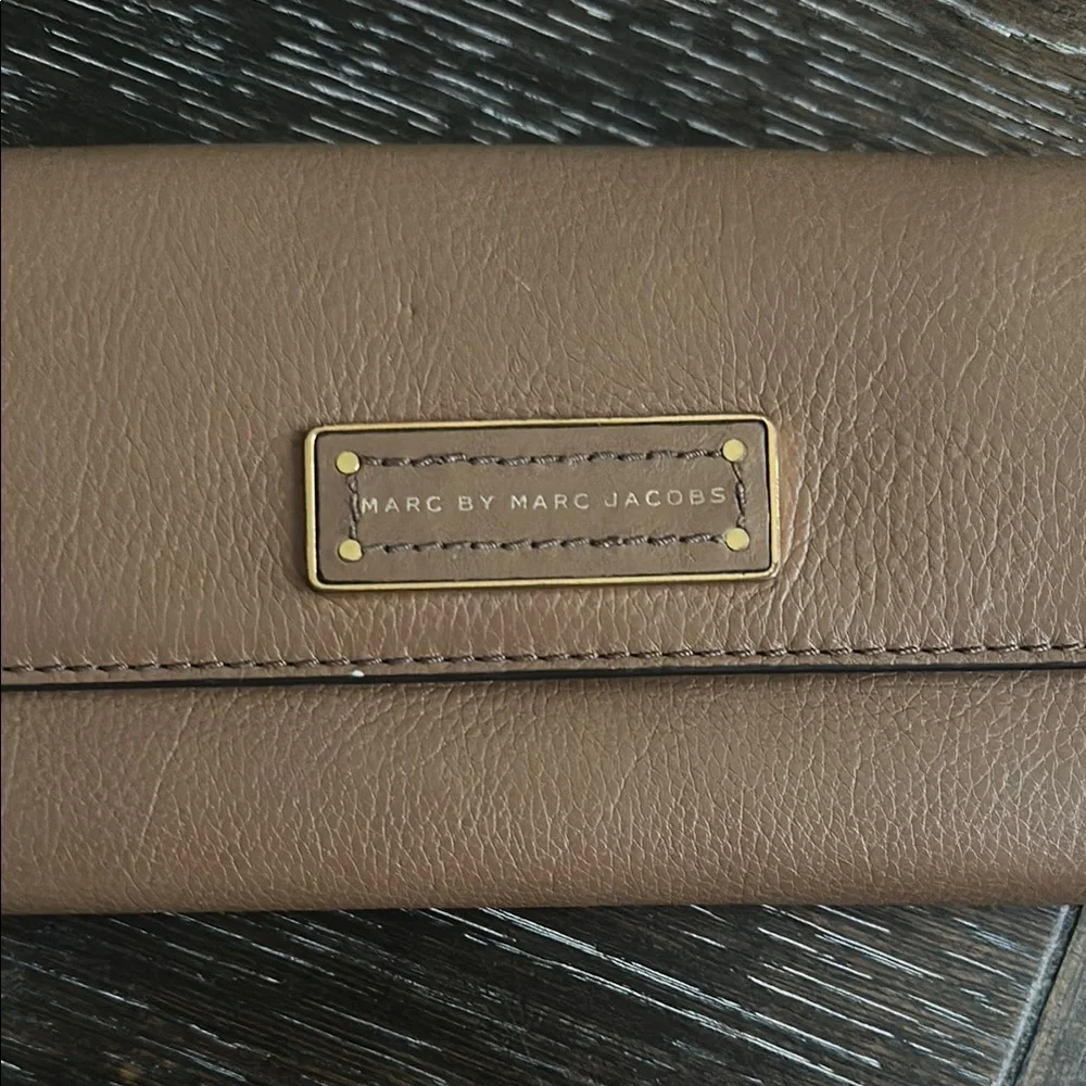 Marc by Marc Jacobs Brown Leather Wallet - Picture 2 of 5